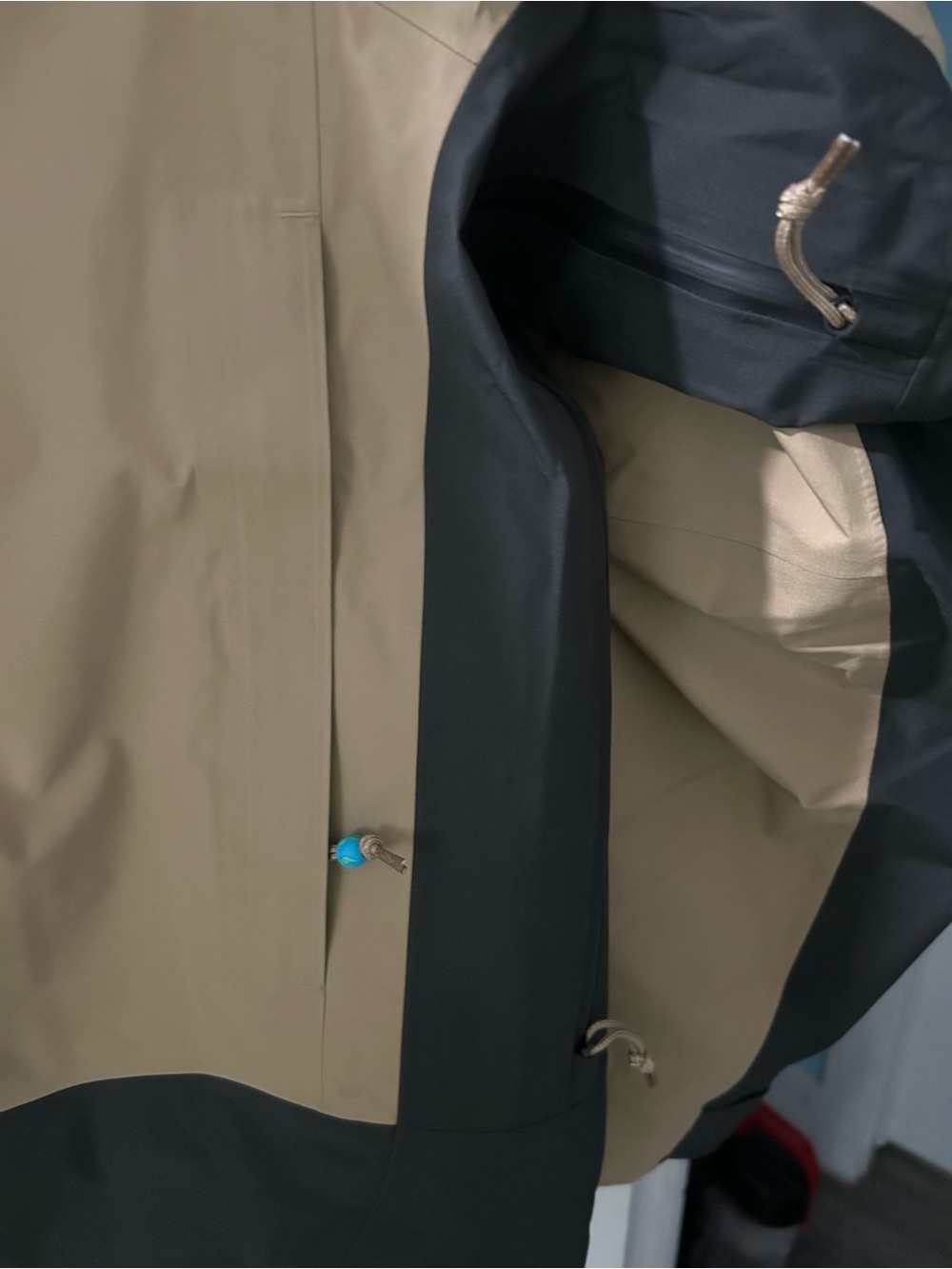 Nike ACG Tan and Black GORE-TEX Performance Jacket - Picture 4 of 6